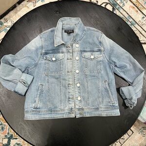 💙NWOT💙Indigo Blue Denim Jacket Size Medium